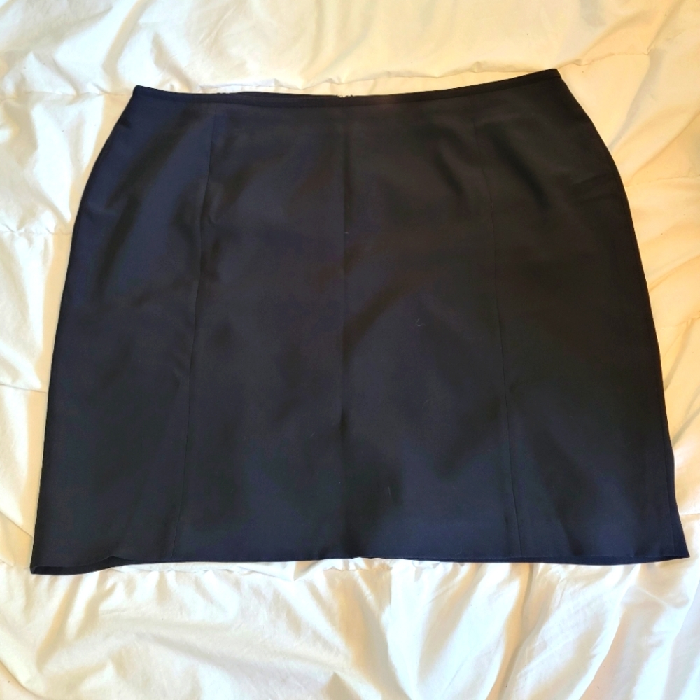 Black plus size pencil skirt